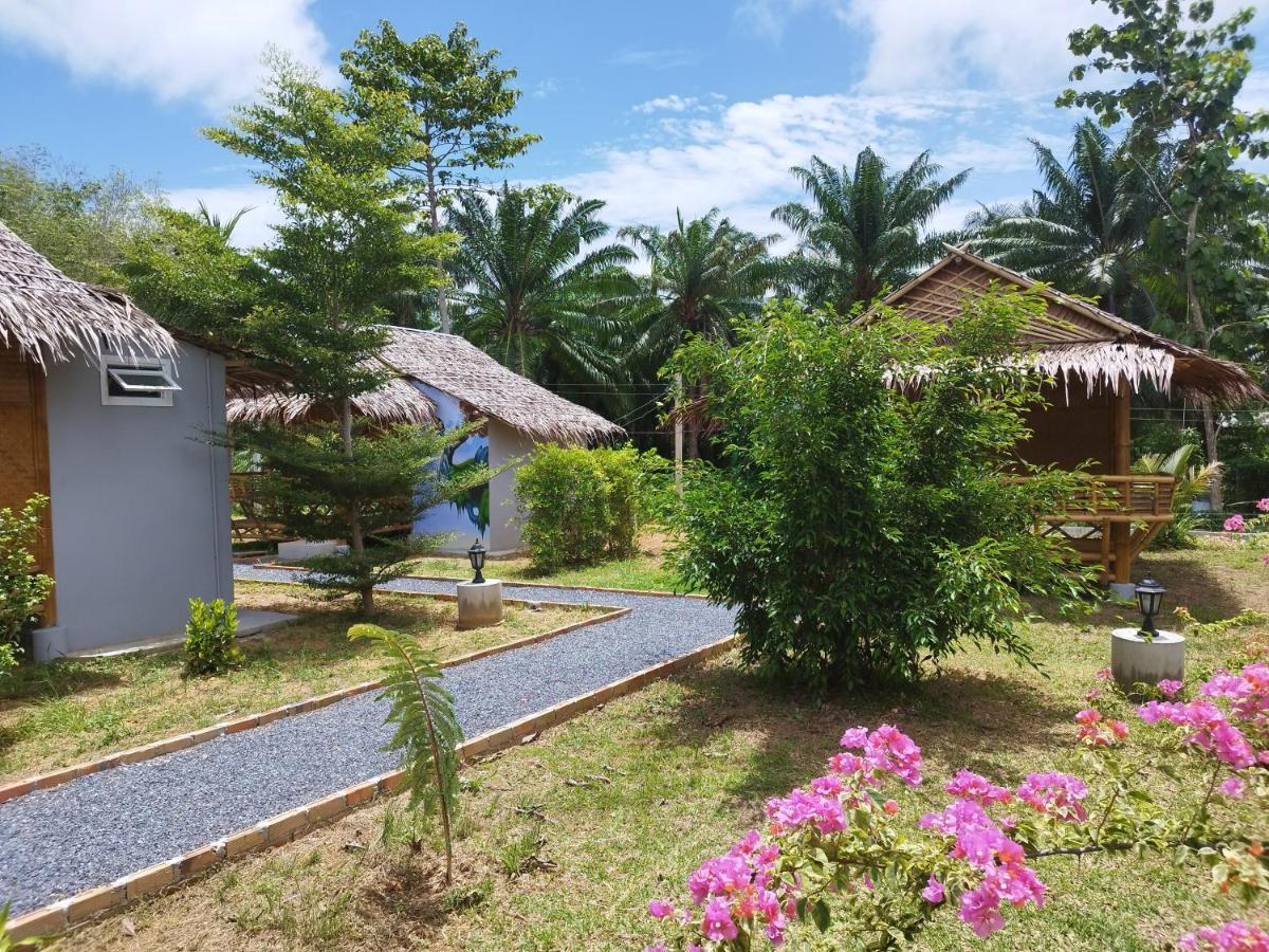 Palm Garden Bungalows Koh Lanta Exterior photo